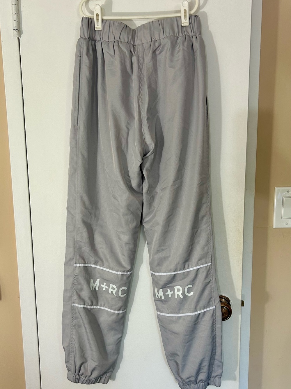 M+RC Noir Light Grey Jogger Track Pants, Men’s Medium, Marché Noir, French